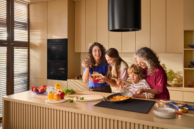 Mistrzowskie gotowanie w domu wymaga urządzeń, które łączą precyzję, wielofunkcyjność i trwałość, zbliżając domową kuchnię do profesjonalnych standardów AMICA