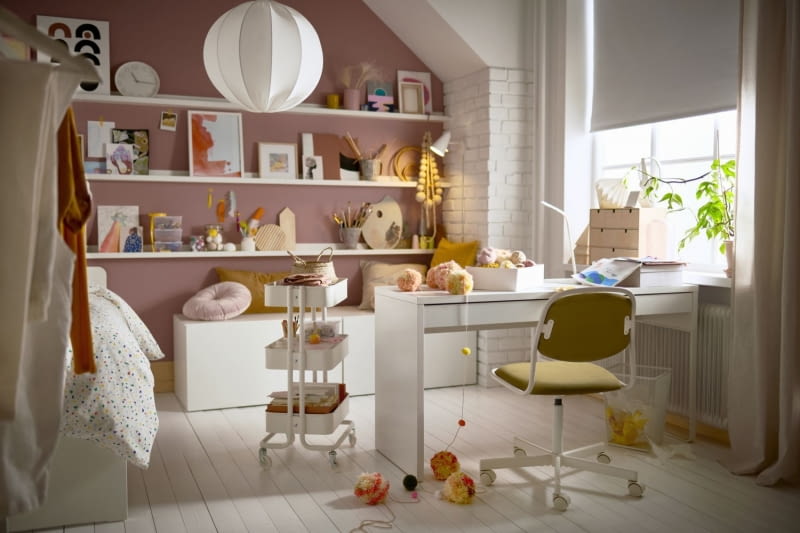 Biały pokój dla dziewczynki