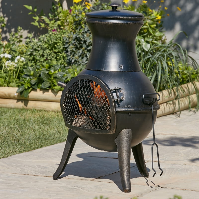 Paleniska nie służą jedynie do ozdoby lub do ogrzewania się. Można z nich zrobić grill (dokupując kratkę), ugotować na nich danie jednogarnkowe (dokupując trójnóg) lub piec kiełbaski na specjalnym bolcu Palenisko