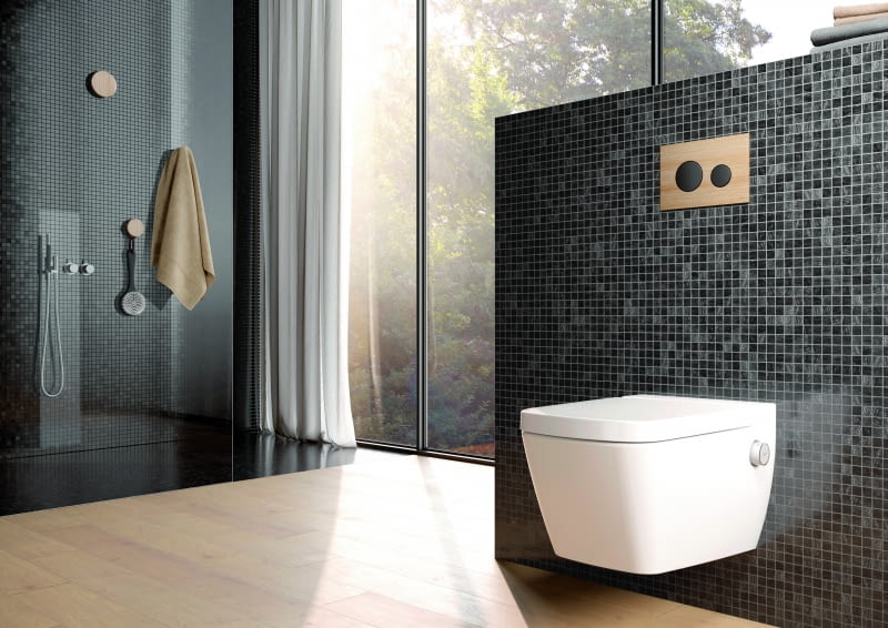 Jeżeli w aranżacji łazienki cenimy przytulność i naturalność, warto zwrócić uwagę na  model w wariancie dąb, TECEloop