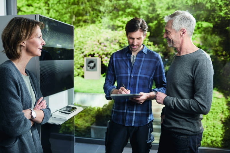 Poszukując rozwiązań, które zapewnią wysoki komfort i brak uciążliwej obsługi, warto zwrócić uwagę na pompy ciepła