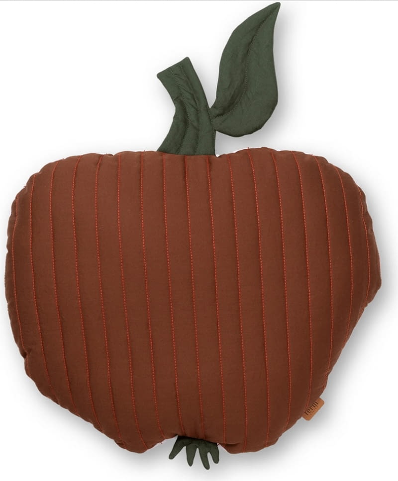 Poduszka Apple Ferm Living, bawełna, poliester, 45 x 45 cm, 253 zł, fabrykaform.pl