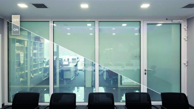 Szkło Priva-Lite może być stosowane zarówno w przestrzeni biurowej, jak i usługowej,  ale sprawdzi się też we wnętrzach prywatnych