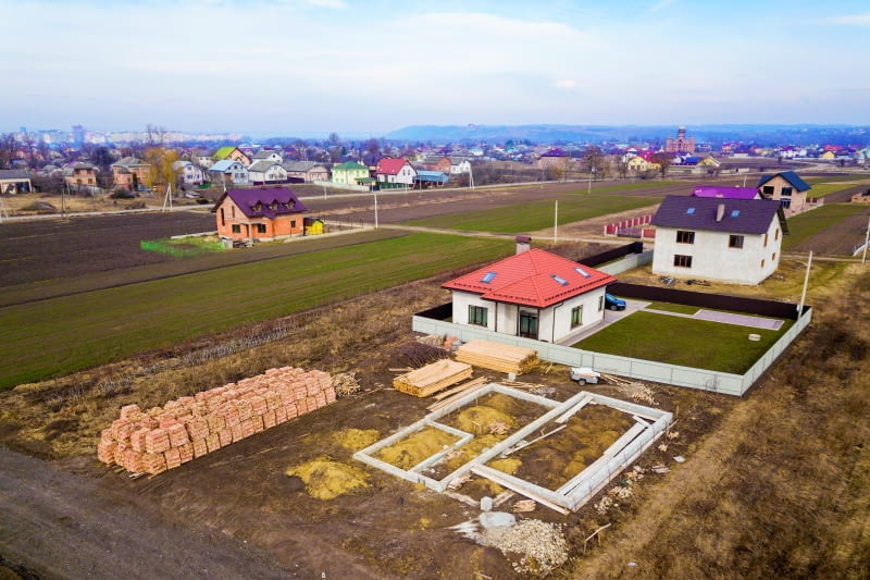 Wybór odpowiedniej metody budowy domu jest kluczowy – zarówno w kontekście naszego budżetu, jak i czasu realizacji inwestycji Wybór odpowiedniej metody budowy domu jest kluczowy – zarówno w kontekście naszego budżetu, jak i czasu realizacji inwestycji