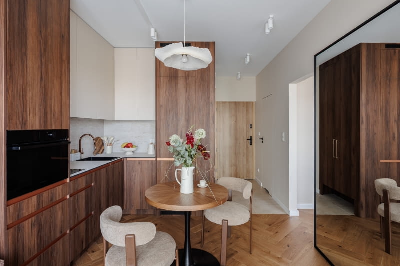 Wnętrze inspirowane estetyką połowy XX wieku - projekt Decoroom Wnętrze inspirowane estetyką połowy XX wieku - projekt Decoroom