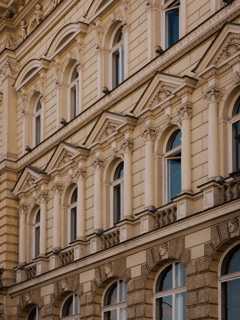 Kamienica przy ul. Fredry 6 w Warszawie. Tu mieści się nowe biuro BBGK Architekci Kamienica przy ul. Fredry 6 w Warszawie. Tu mieści się nowe biuro BBGK Architekci