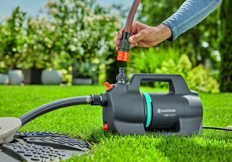 Innowacyjna obudowa z tworzywa sztucznego obniża poziom hałasu w układzie hydraulicznym, dzięki czemu maks. poziom ciśnienia akustycznego pompy to 51 dB w odległości 5 m