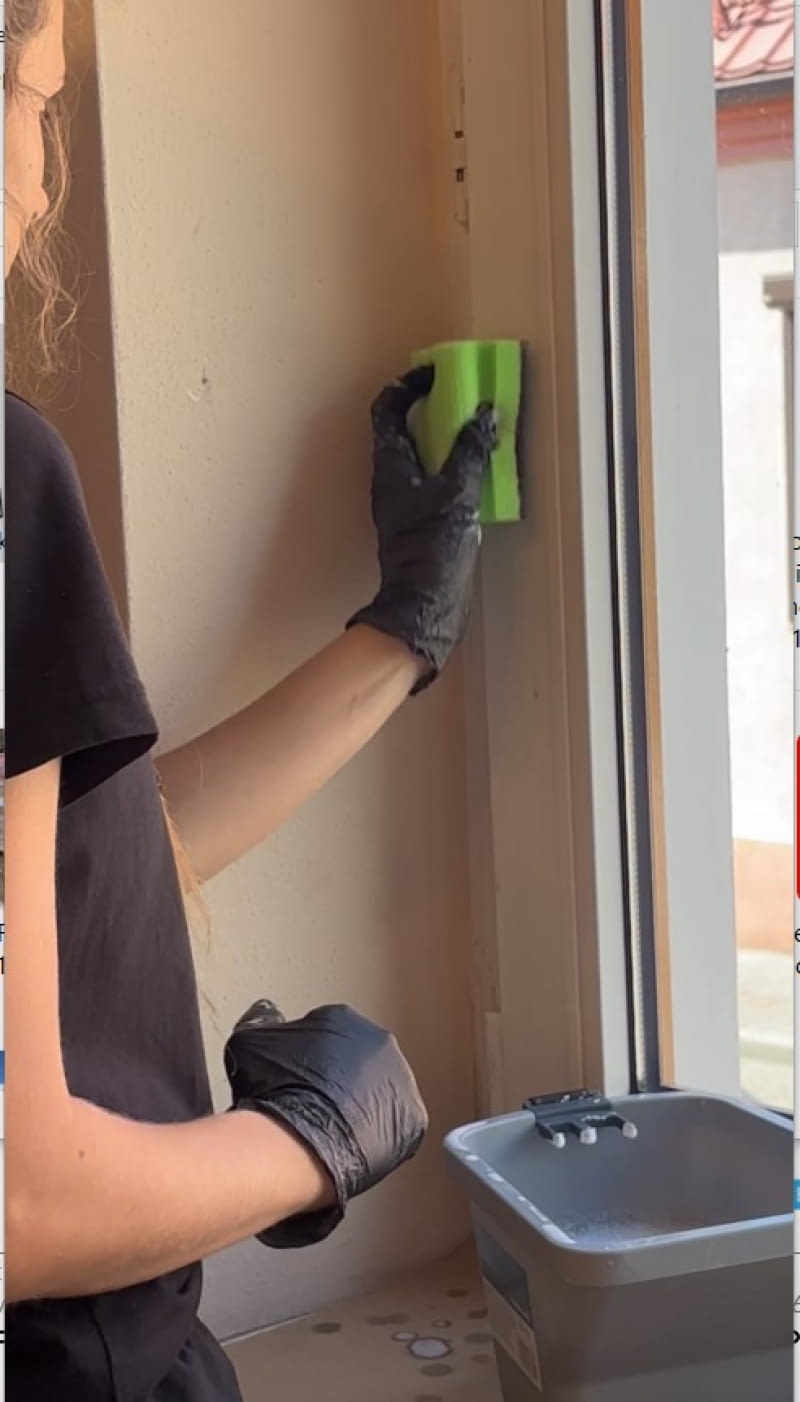 Rękawiczki gumowe i gąbka – duet niezastąpiony Rękawiczki gumowe i gąbka – duet niezastąpiony