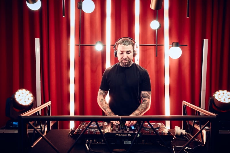 DJ michi moss DJ michi moss