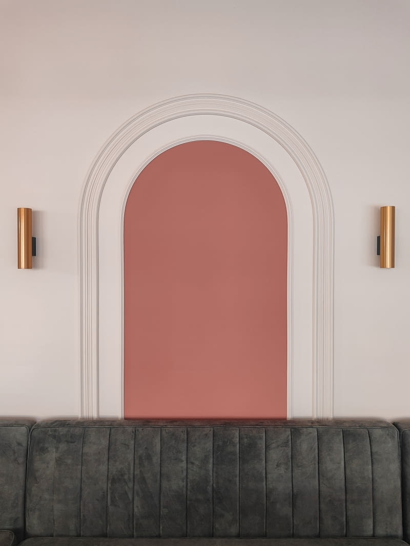 Kolorowa sztukateria we wnętrzach