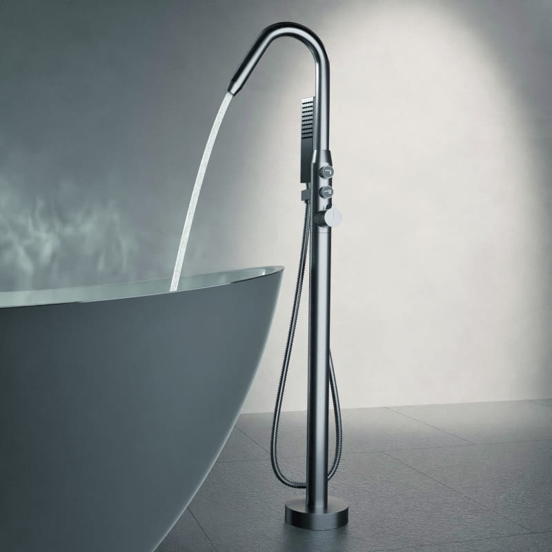 Baterię wolno stojącą montuje się bezpośrednio na podłodze, co dodaje łazience luksusowego charakteru, a także zapewnia swobodę aranżacji – wannę można ustawić tam, gdzie chcemy