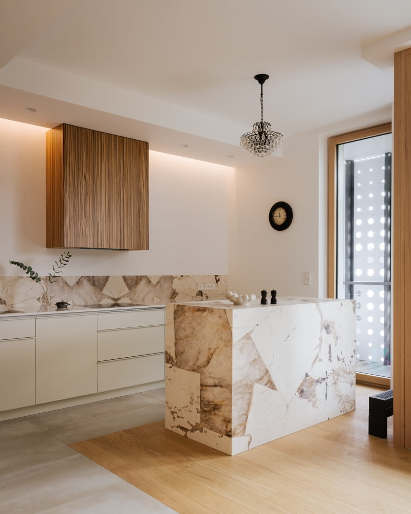 Światło, przestrzeń i architektura - apartament w zielonej części Marymontu