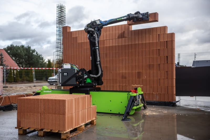 Robot murarski na budowie przedszkola w Koronowie Robot murarski na budowie przedszkola w Koronowie