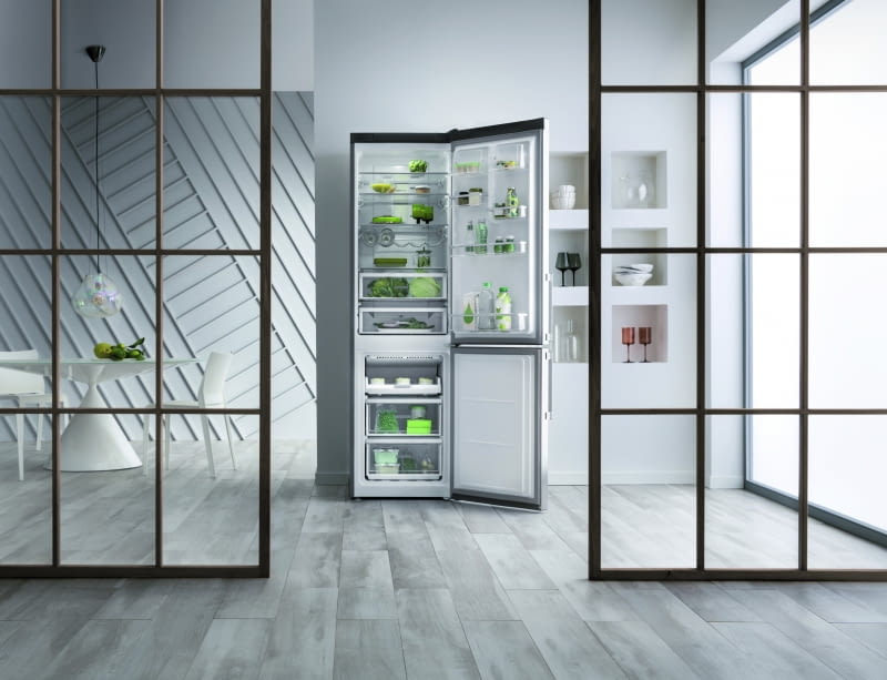 Dziś idealną lodówkę może mieć każdy – szeroka oferta dostępnych modeli pozwala wybrać taki, który idealnie wpisze się w styl życia singla, pary lub większej rodziny.