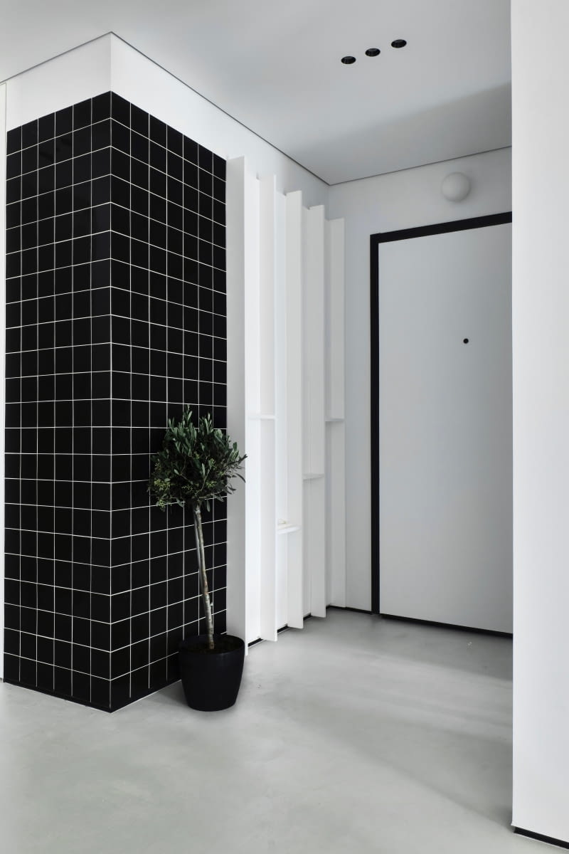 Minimalistyczne mieszkanie w czerni i bieli Minimalistyczne mieszkanie w czerni i bieli