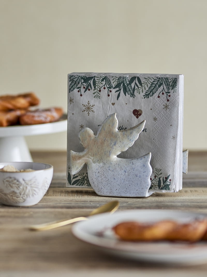 Papierowe serwetki to dobry wybór na stół udekorowany w ekologicznym nurcie, zwłaszcza umieszczone w ceramicznym serwetniku.