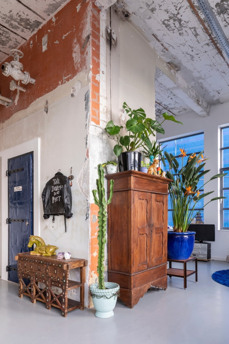 Klimatyczne mieszkanie z kolorowymi akcentami