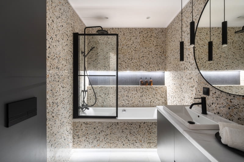 Wzorzyste płytki w łazience