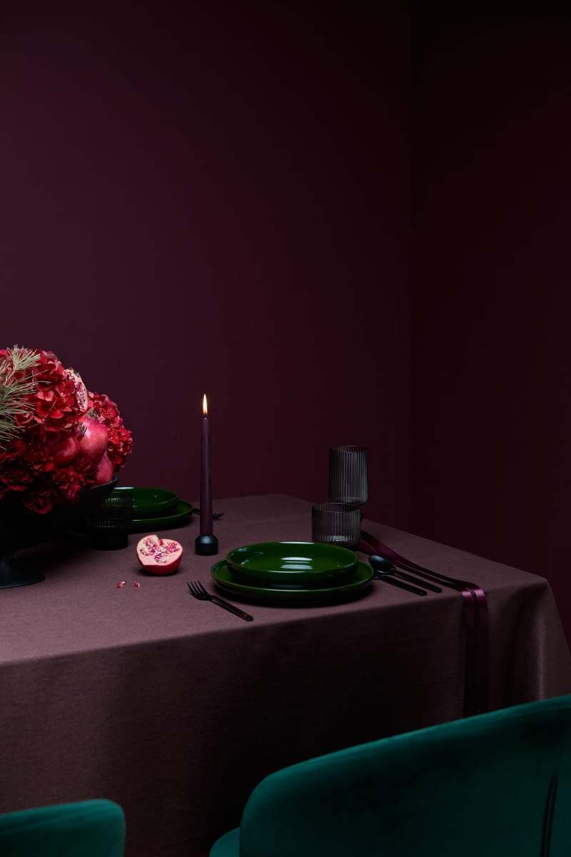 Jeśli lubisz mocne barwy, ale chcesz zachować minimalizm, wprowadź do aranżacji maksymalnie dwa kolory.