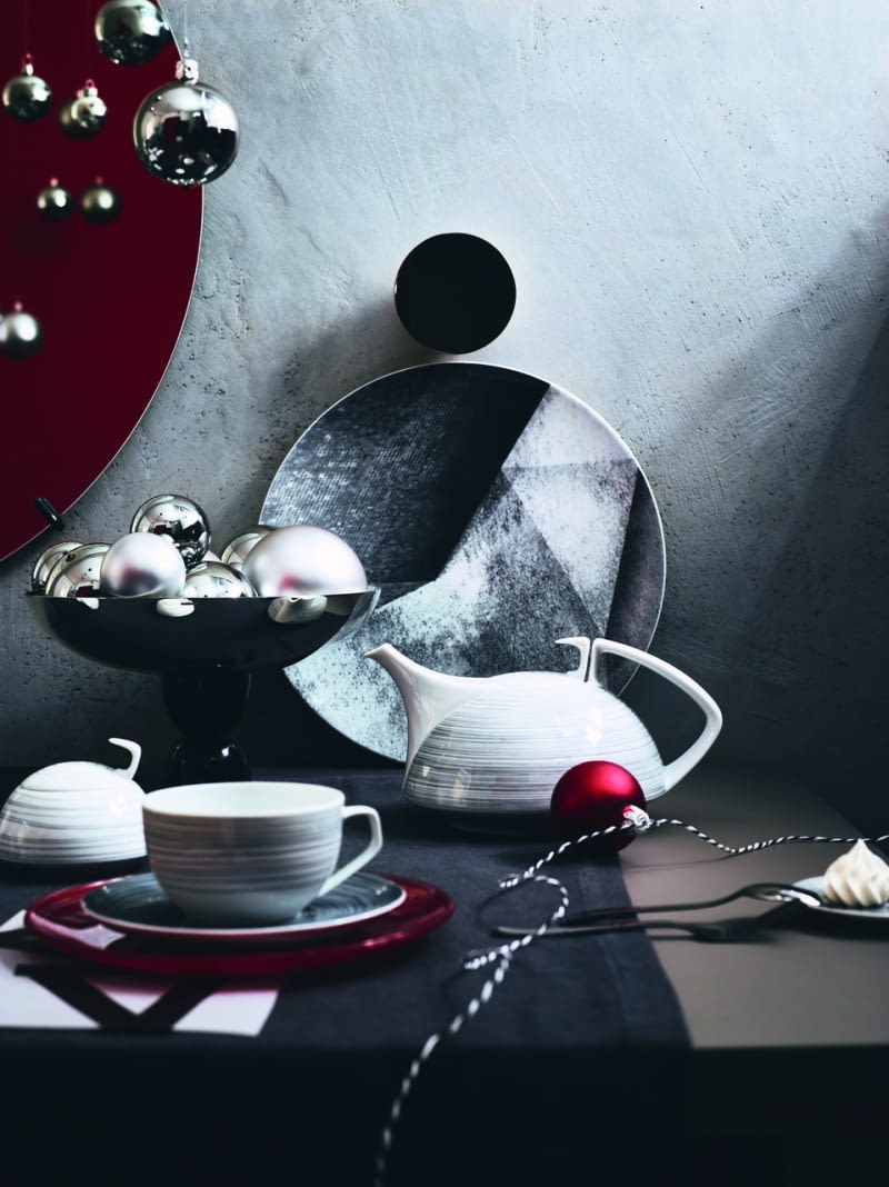 Kolekcja TAC Stripes to prosty, a jednocześnie wyrafinowany design, gdzie minimalistyczną formę zastawy wzbogacono ciekawą dekoracją: prążkami oraz akcentami czerwieni.