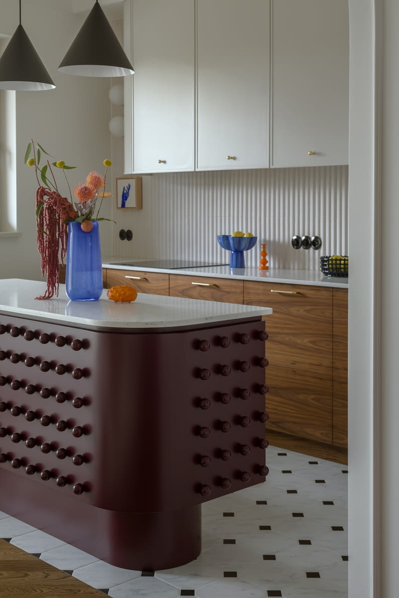 Mieszkanie, na warszawskiej Woli, które czaruje formą i kolorem Mieszkanie, na warszawskiej Woli, które czaruje formą i kolorem