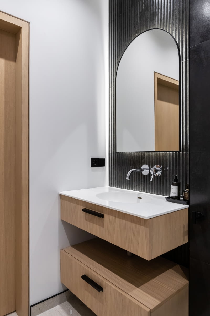 Czarne ściany - pomysły na aranżację