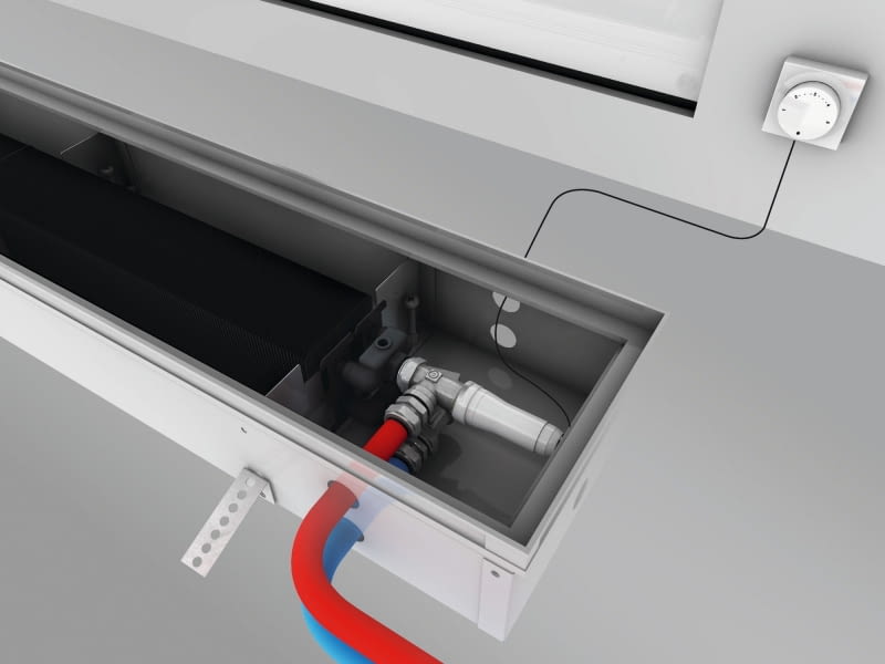 Zgodnie z zaleceniami producenta odnośnie  montażu grzejnika kanałowego wymiennik  ciepła powinien być zawsze umieszczony po  stronie okna lub ściany. Bardzo istotne jest  też to, aby pozostawić przestrzeń na zasłony  pomiędzy grzejnikiem a oknem