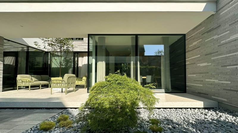 Forrest House – dialog nowoczesnej architektury z zielonym otoczeniem