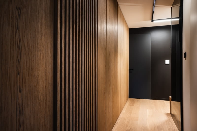 Apartament z widokiem na staw: zaprojektowany z myślą o wyciszeniu Apartament z widokiem na staw: zaprojektowany z myślą o wyciszeniu