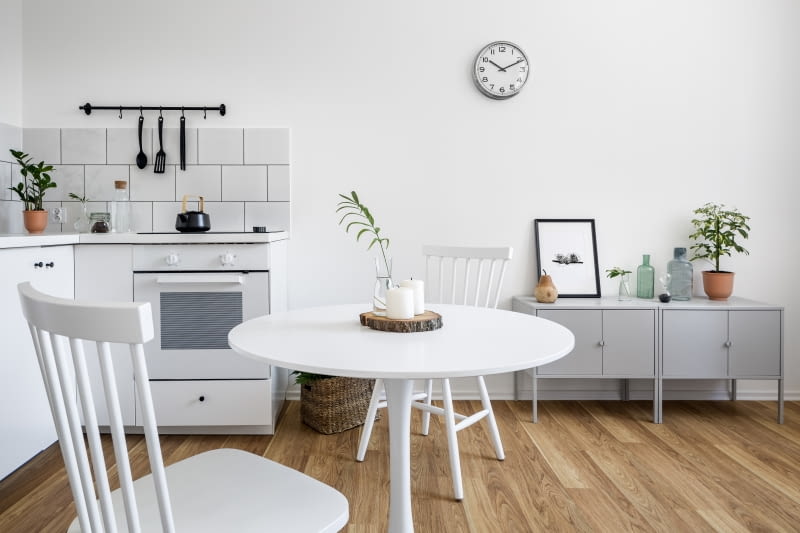 Skandynawski salon z kuchnią