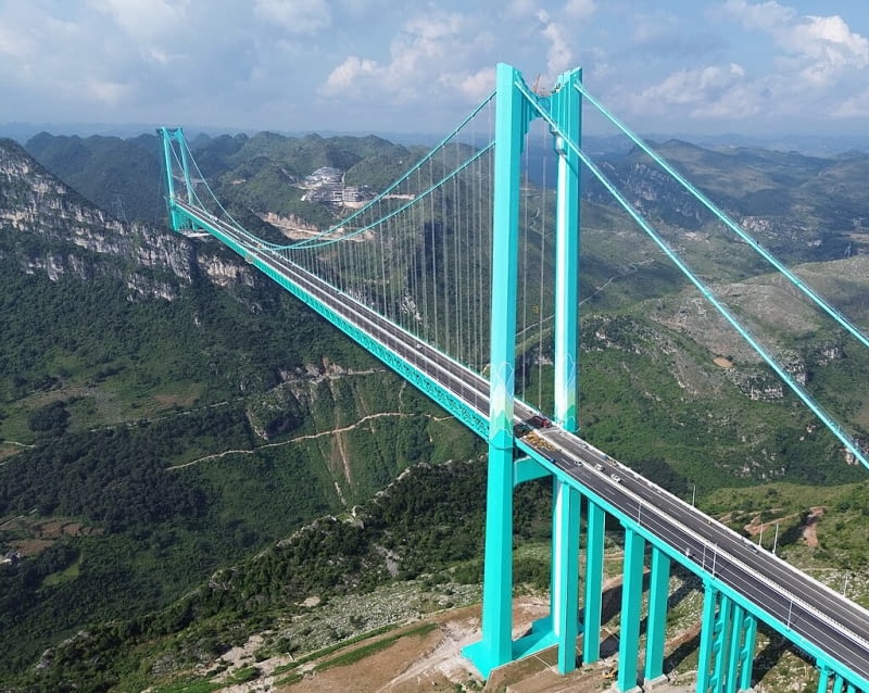 Most Huajiang Canyon - najwyższy most na świecie Most Huajiang Canyon - najwyższy most na świecie