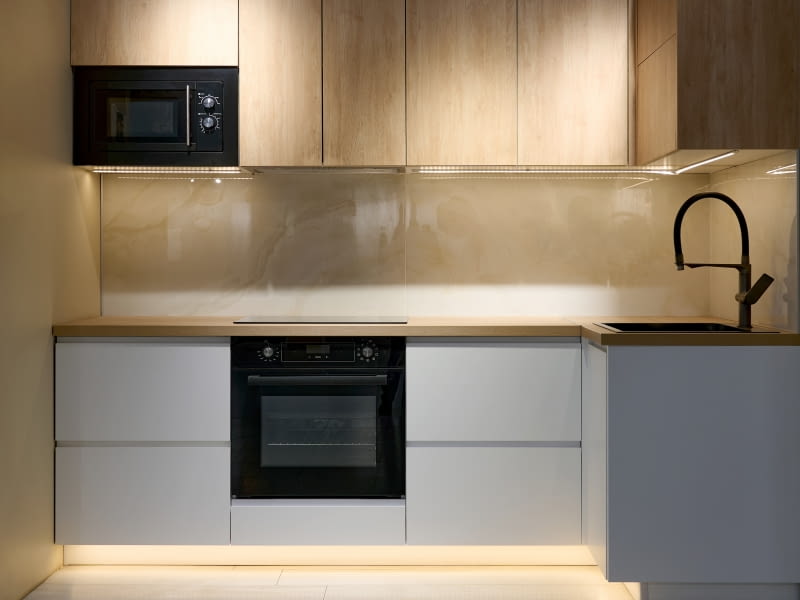 Małe mieszkanie w jasnych kolorach