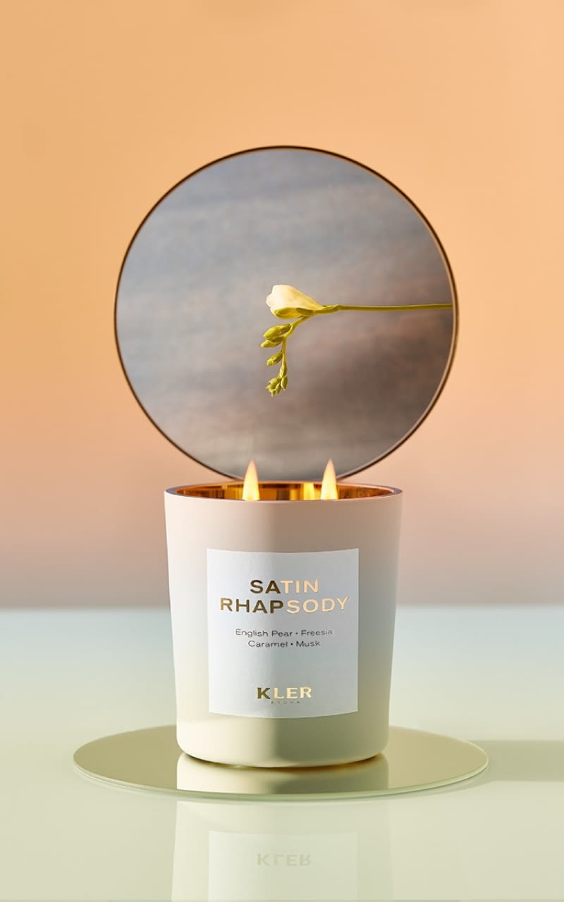 Widok ognia ma na nas dobry wpływ, zazwyczaj kojarzy się z bezpieczeństwem i ciepłem, dlatego podczas medytacji pal świece.