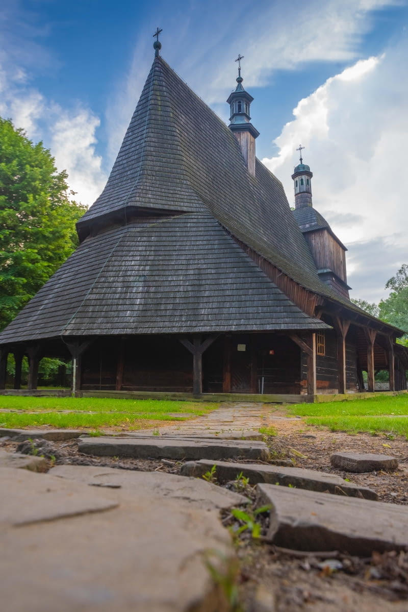 Drewniany kościół św. Filipa i św. Jakuba w Sękowej, wpisany na listę światowego dziedzictwa UNESCO Drewniany kościół św. Filipa i św. Jakuba w Sękowej, wpisany na listę światowego dziedzictwa UNESCO