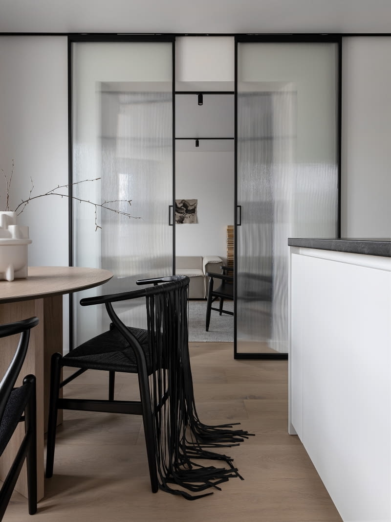 Małe mieszkanie w minimalistycznym stylu