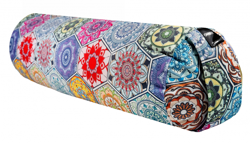 Wałek do jogi Bolster Omm Yoga Mandala Vibrant, bawełna, 70 x 20 cm, 239,99 zł.
