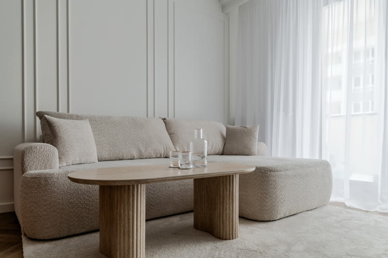 Burgundowy modern classic na Mokotowie