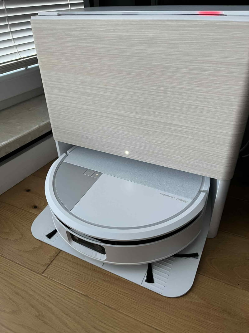 iRobot Roomba® Max 705 Combo ze stacją AutoWash™ iRobot Roomba® Max 705 Combo ze stacją AutoWash™