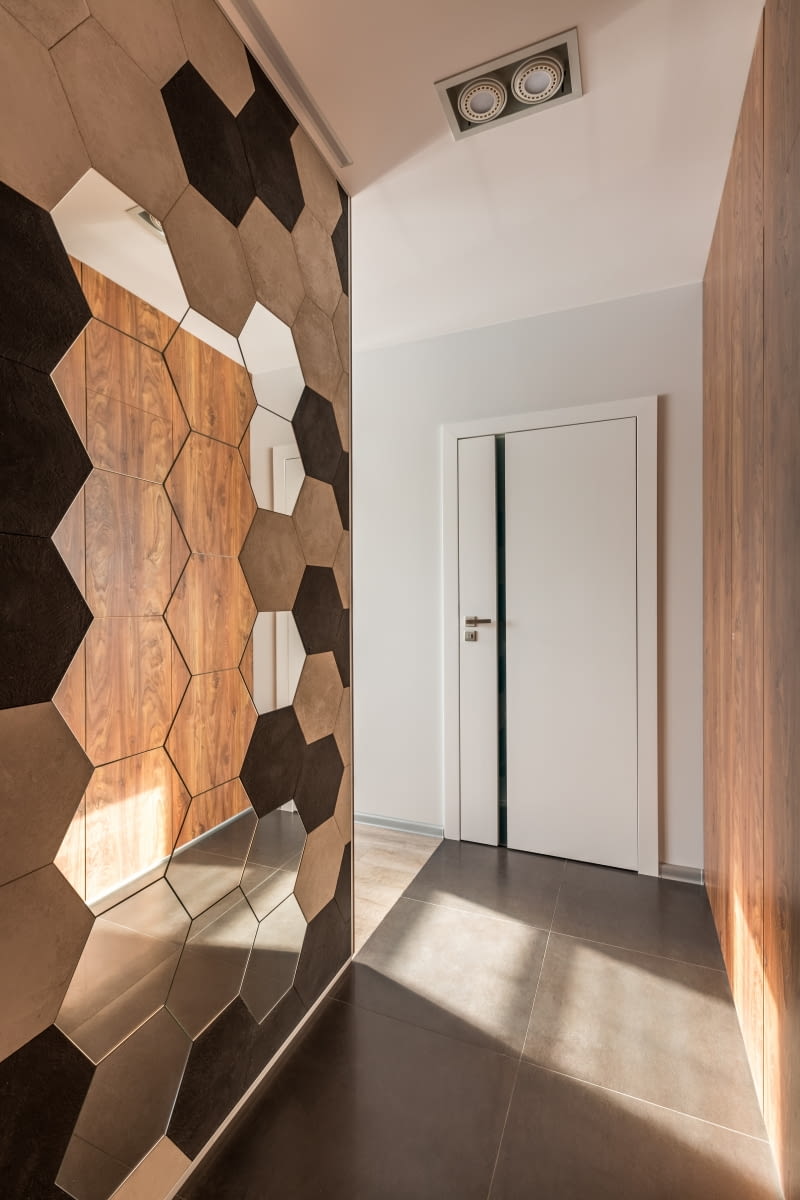 Wzorzyste płytki w przedpokoju