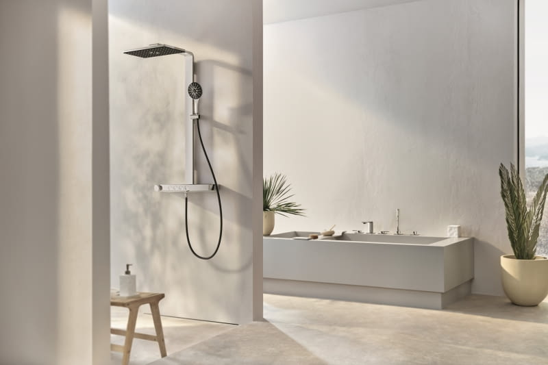 System Grohe Rainshower Aqua Pure wyposażony jest w deszczownicę i słuchawkę z różnymi strumieniami wody. Dodatkowo ma wbudowany filtr usuwający chlor i inne nieczystości. System Grohe Rainshower Aqua Pure wyposażony jest w deszczownicę i słuchawkę z różnymi strumieniami wody. Dodatkowo ma wbudowany filtr usuwający chlor i inne nieczystości.