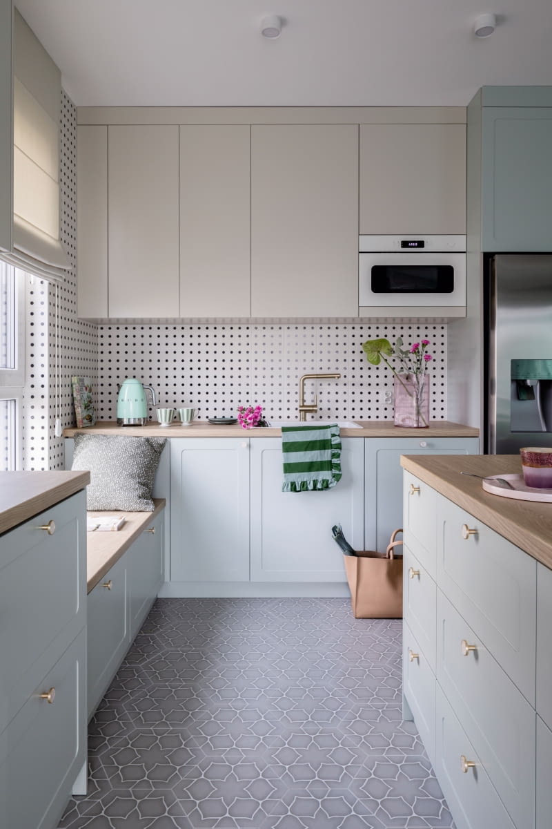 Pastelowe barwy sprawdzają się w eksperymentach ze wzorami i różnymi strukturami. Łatwo łączą się z kolorem naturalnego drewna, tworząc przytulny klimat wnętrza. Pastelowe barwy sprawdzają się w eksperymentach ze wzorami i różnymi strukturami. Łatwo łączą się z kolorem naturalnego drewna, tworząc przytulny klimat wnętrza.