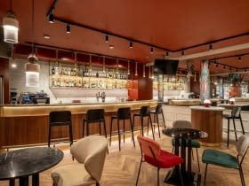 Wnętrza hotelu Mövenpick Budapest Centre - projekt pracowni Tremend