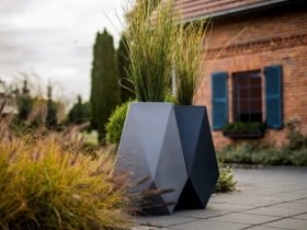 Wysoka nowoczesna donica na taras