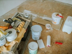 Farba strukturalna – modny efekt i trwałość na lata