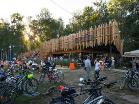 Obiekt gastronomiczny „Dzika” w Tychach. Proj.  pracownia: RS+ Robert Skitek