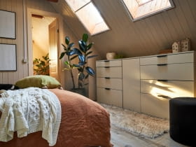 Trudne mieszkanie ze skosami – jak je urządzić?