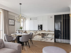 110-metrowy apartament w Warszawie w stylu modern classic