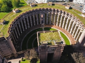 Espaces d’Abraxas pod Paryżem. Proj. Ricardo Bofill