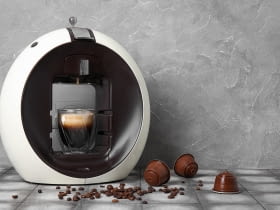 Biały ekspres do kawy