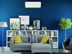 Inteligentny klimat w domu kW. Urządzenie pracuje w technologii DC Inverter i składa się z jednostki wewnętrznej UMS oraz zewnętrznej MOSE z wydajną sprężarką ROTARY DC INVERTER na czynnik R32. System zapewnia efektywne chłodzenie i ogrzewanie nawet w wymagających warunkach, przy